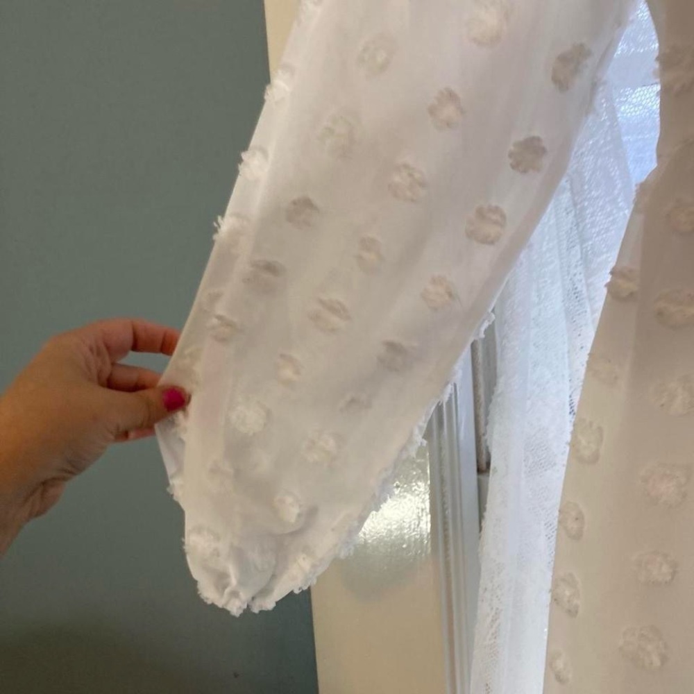 White midi dress w long sheer sleeves & polka dot details Blooming Cady S - Picture 4 of 7
